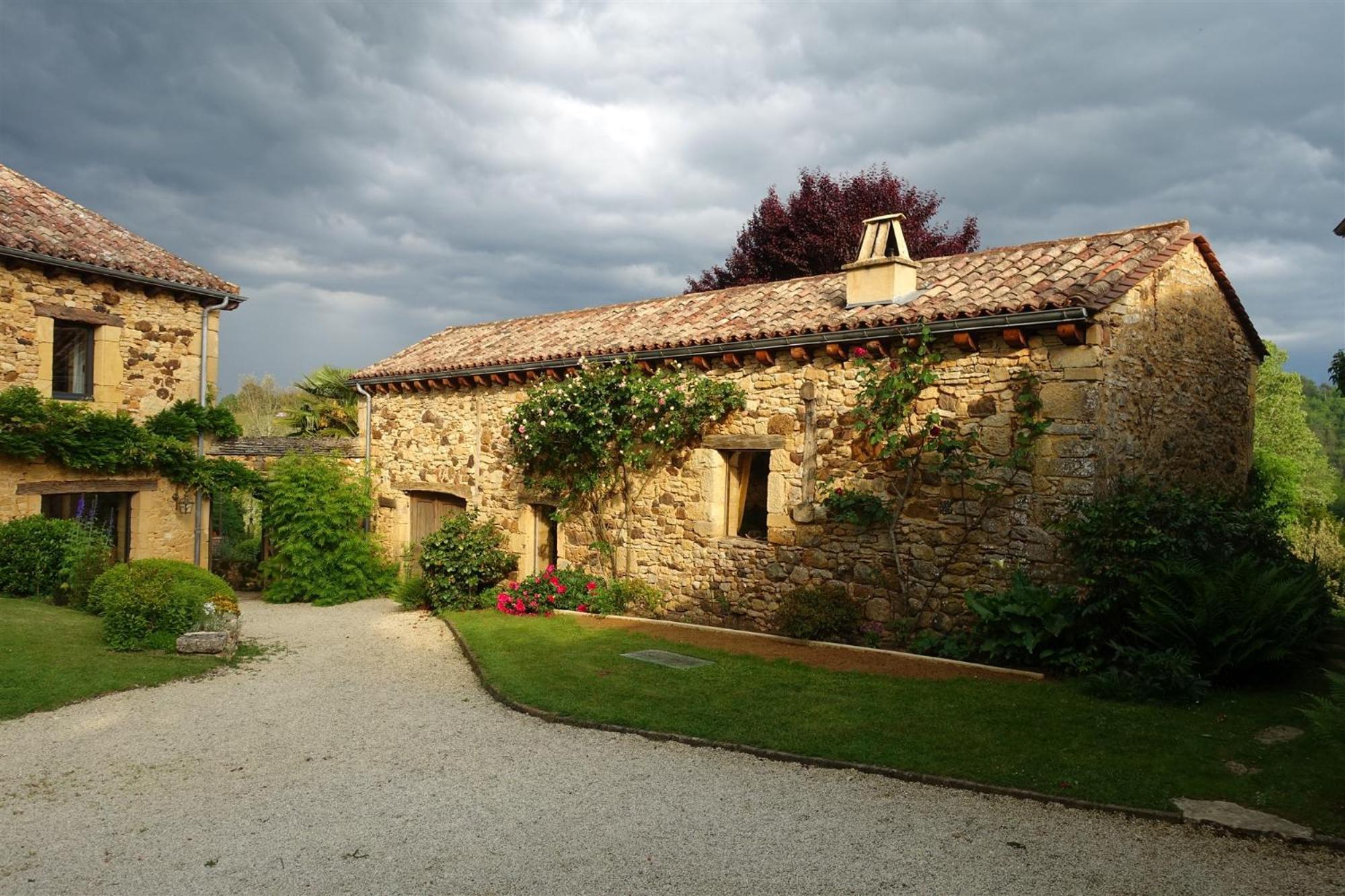 Domaine De Cournet Haut, A 17Th Century Property Set On A Calm, Idyllic Domain With Pool, Tennis, Bikes And More Les Vauries Экстерьер фото